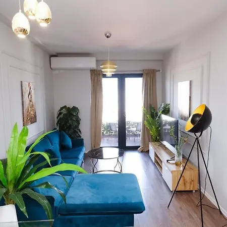 Luxury Garden Building 21st Floor